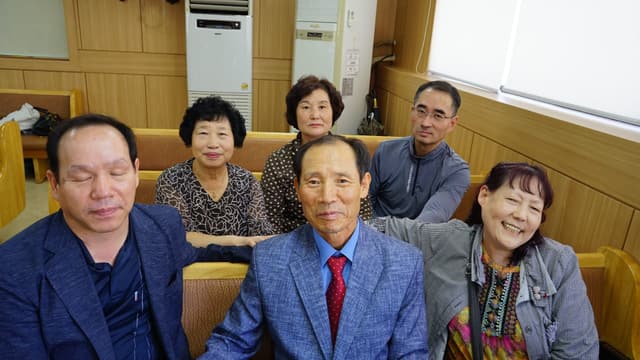 어른 조모임과 예배 · 25